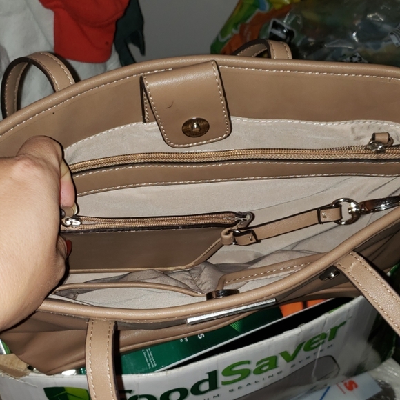 Nine west purse - Picture 4 of 4